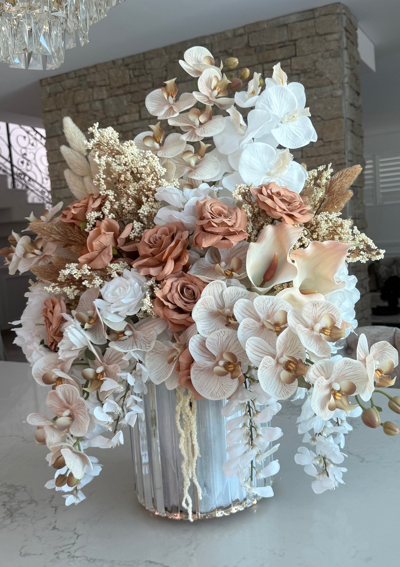 Swan 🦢 flower Arrangement - Luscious Homewares