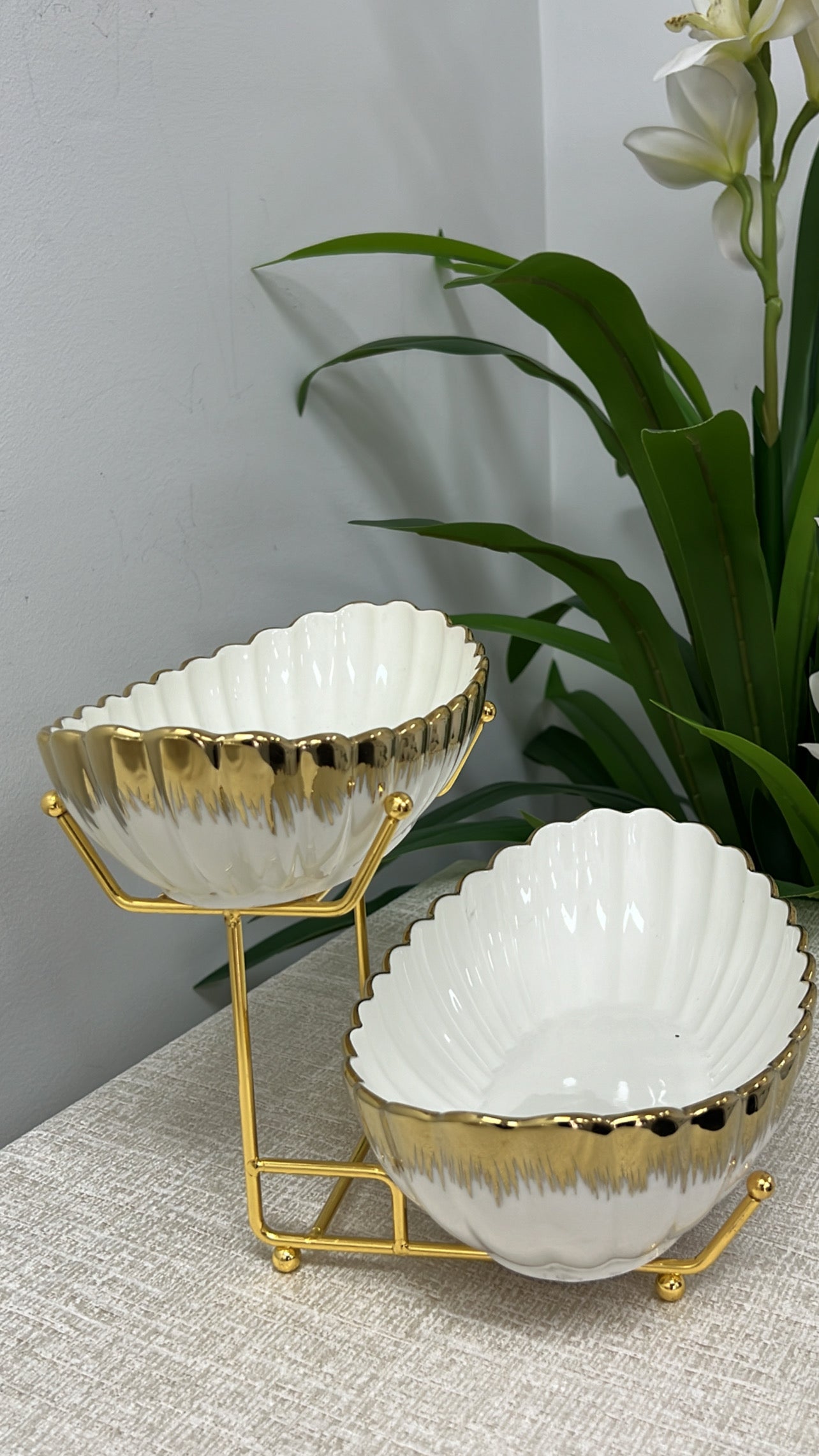 White and gold 2 tier rack oval serving platter