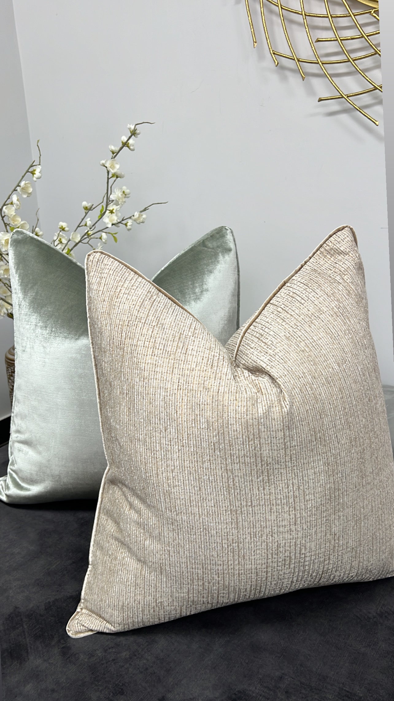 De-luxe sage velvet cushion