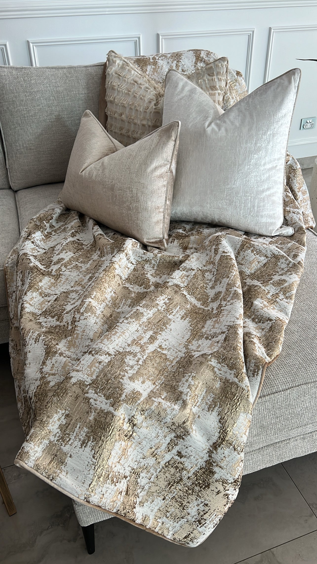 Cirrus brushed gold throw 140x200cm - Luscious Homewares