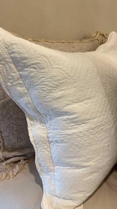 Harmony ivory Coverlet queen / king