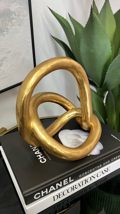 Gold large knot