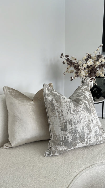 Cirrus silver cushion