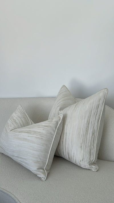 Hiyam cushion