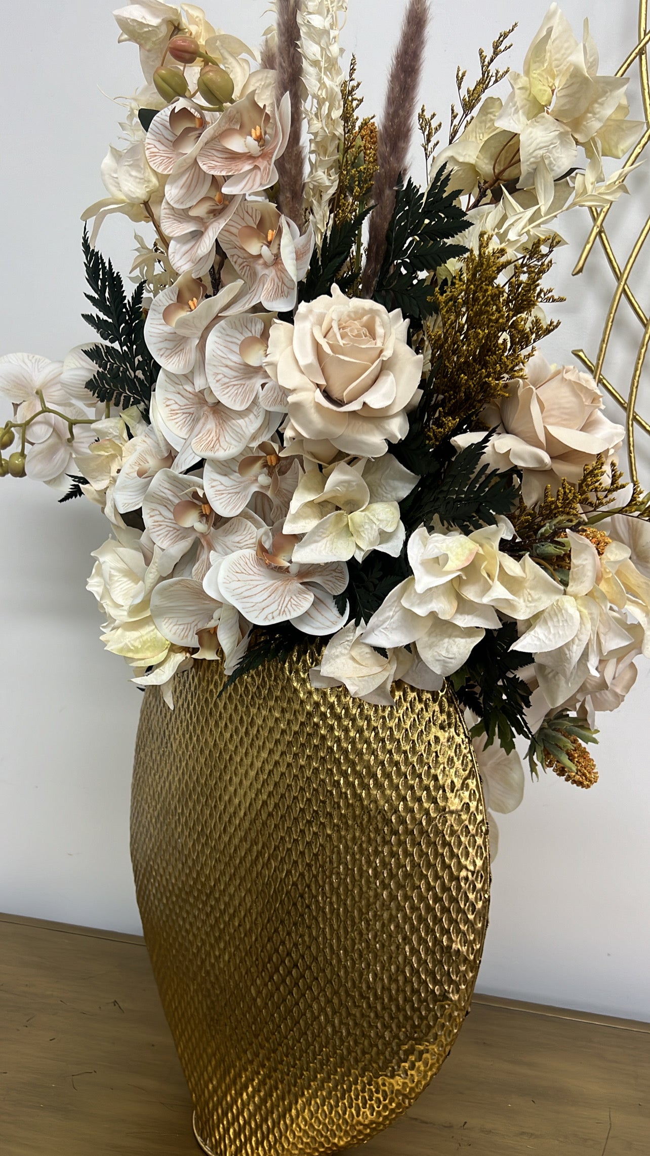 Yasmina floral arrangement