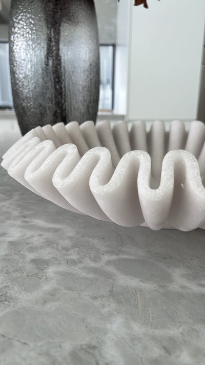 Ripple white marble decorative / fruit bowl