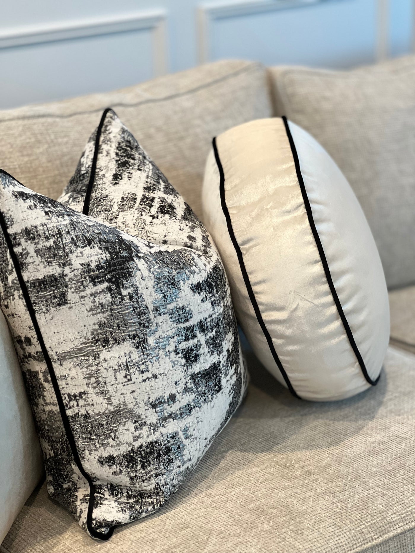 Royal luxe pearl white / black piping round cushion 50cm diameter - Luscious Homewares