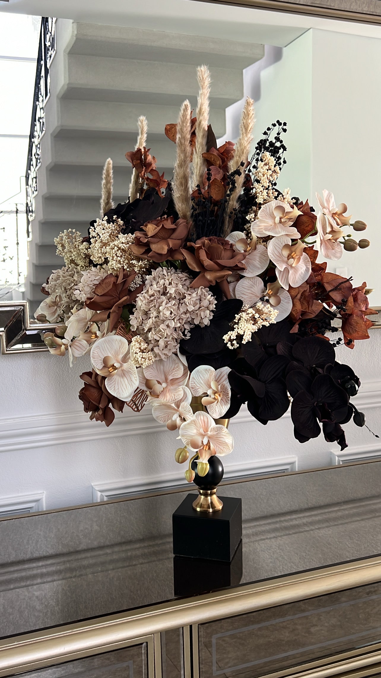Lana 🤎 Floral Arrangement - Luscious Homewares