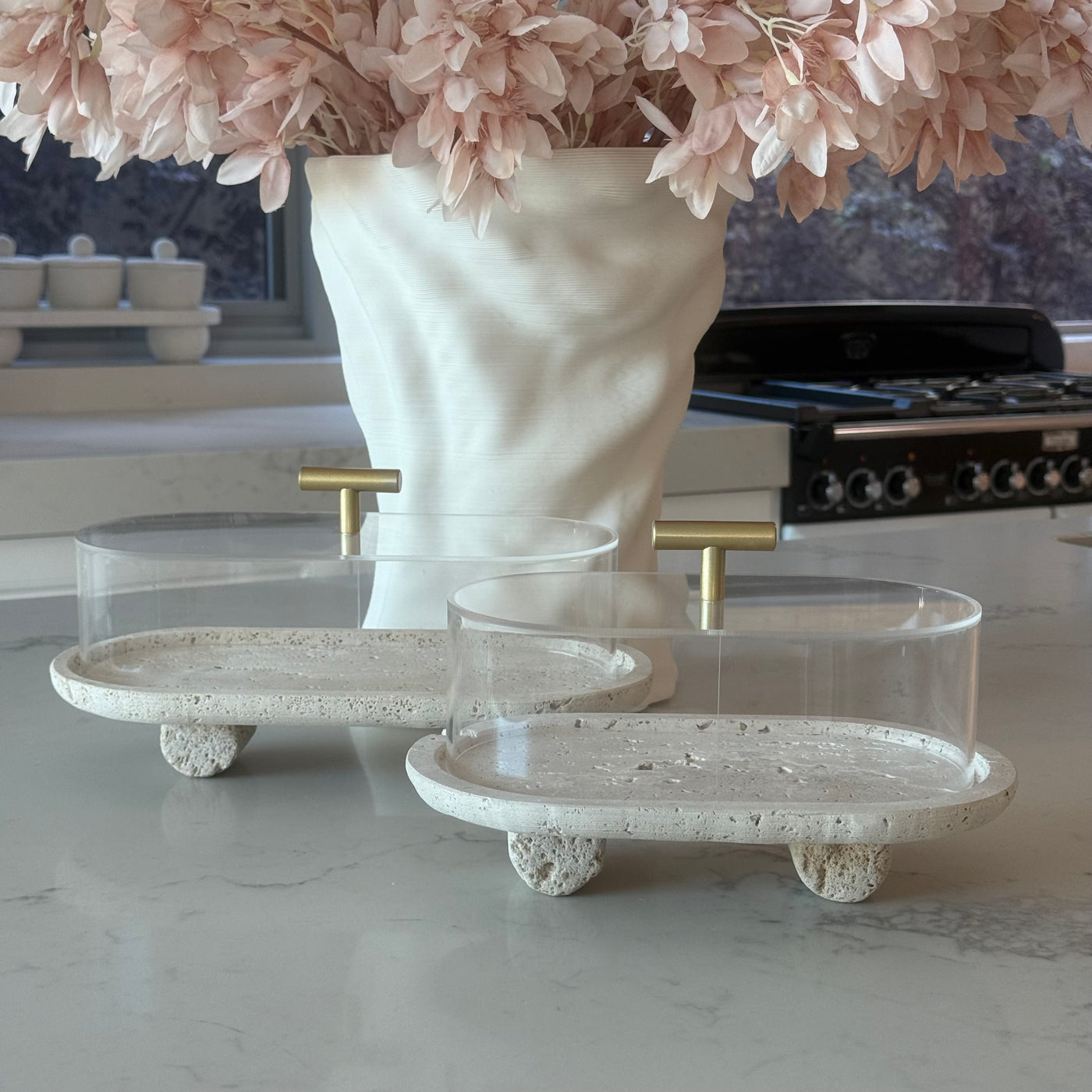 Travertine serving cake + dome