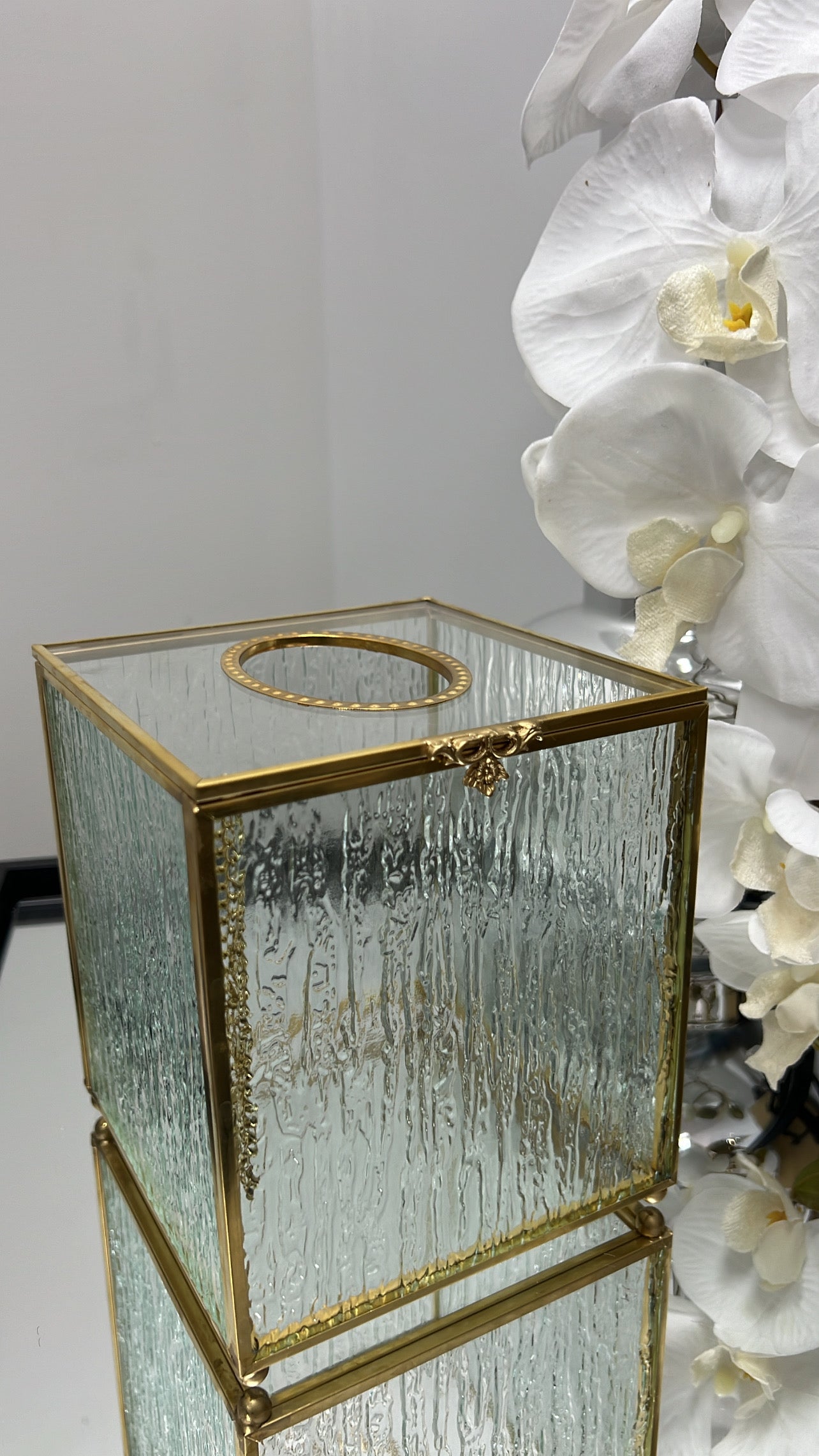 Waterfall square gold tissue box