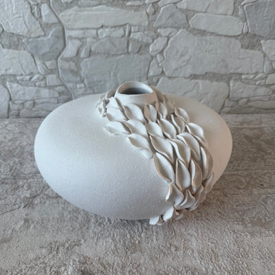 AMPHORA collection Hydria Sculptured pottery vase matt off white