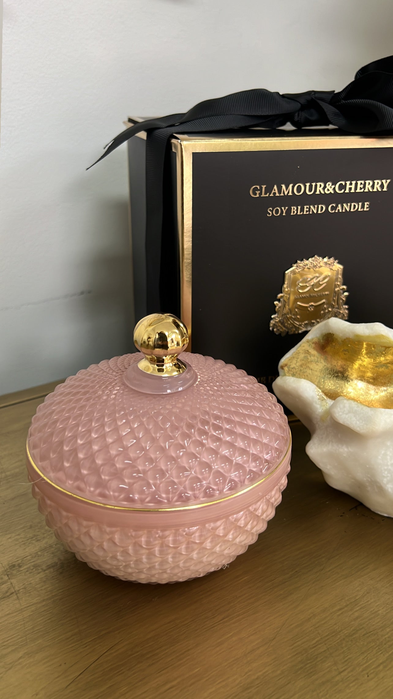 Luxury aroma soy candle pink and gold - pink champagne