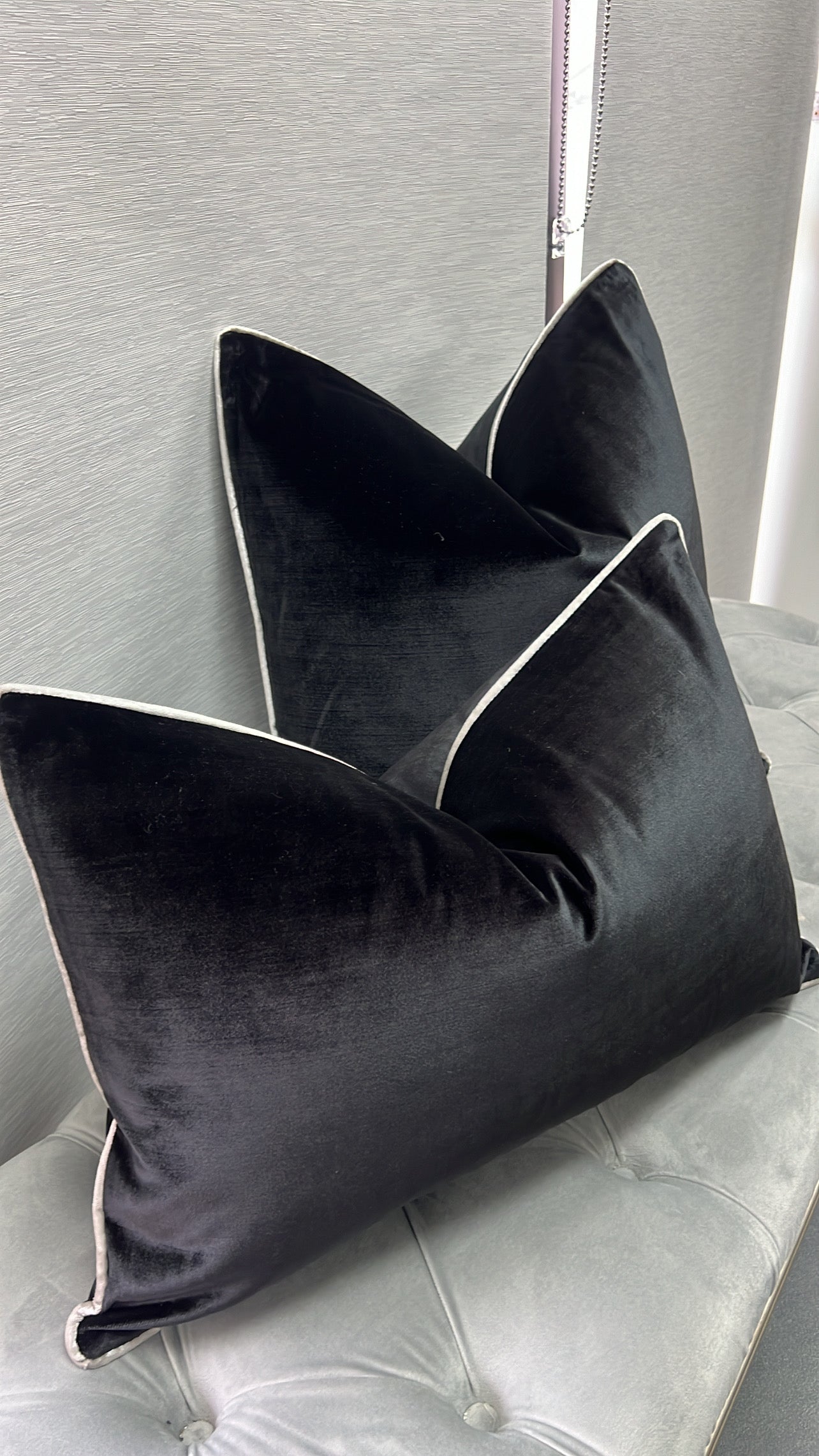 Royal luxe black cushion