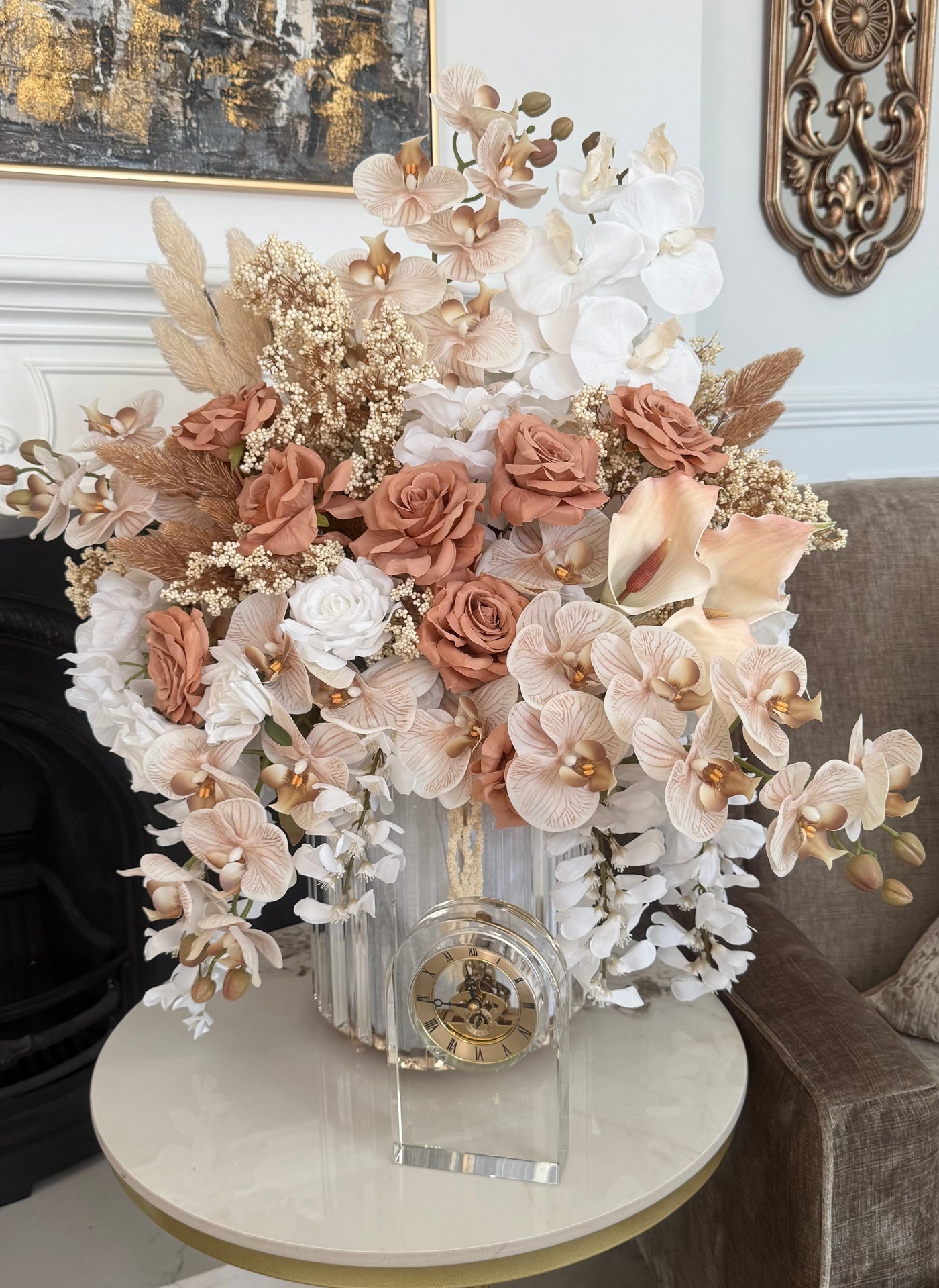 Swan 🦢 flower Arrangement - Luscious Homewares