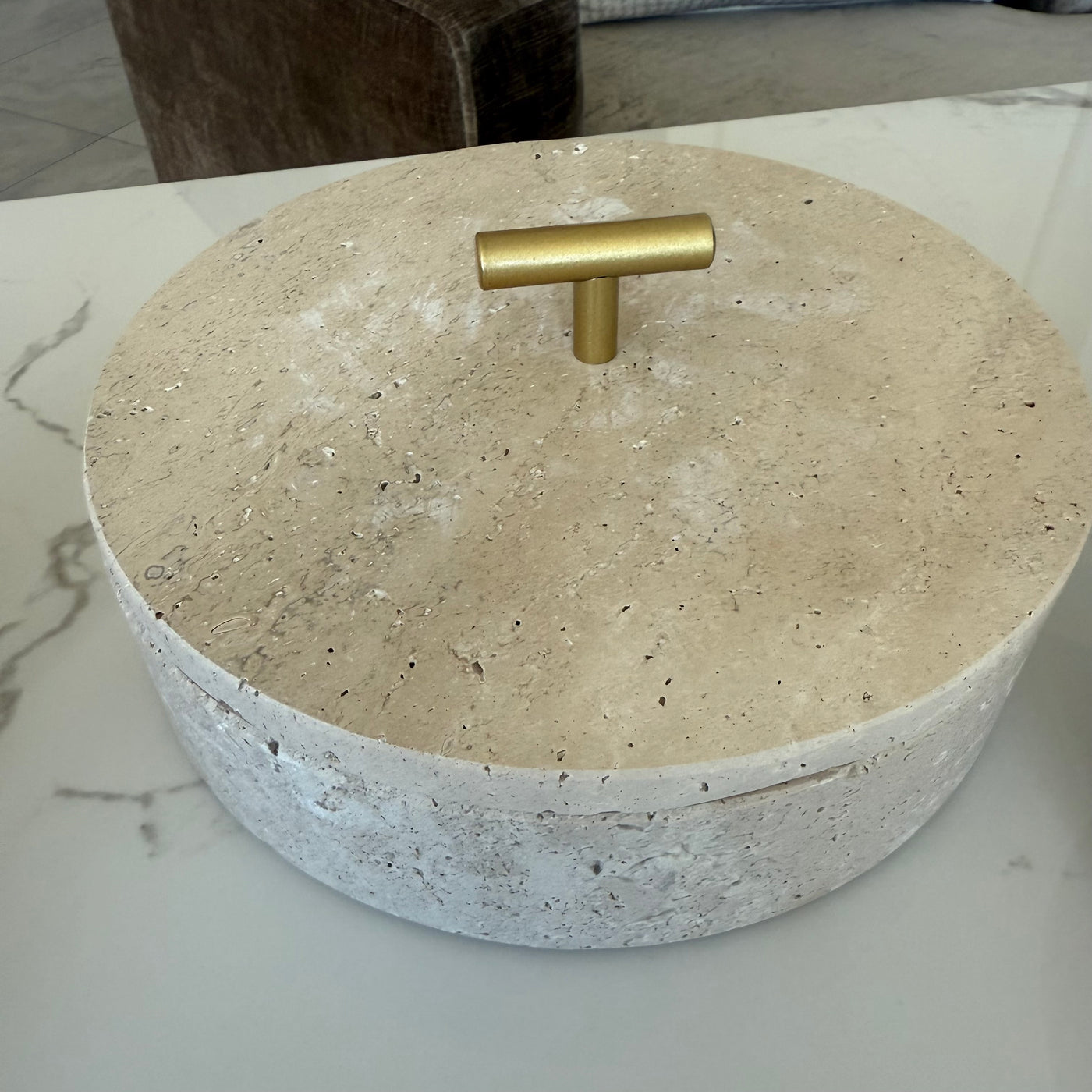 Travertine stone round box