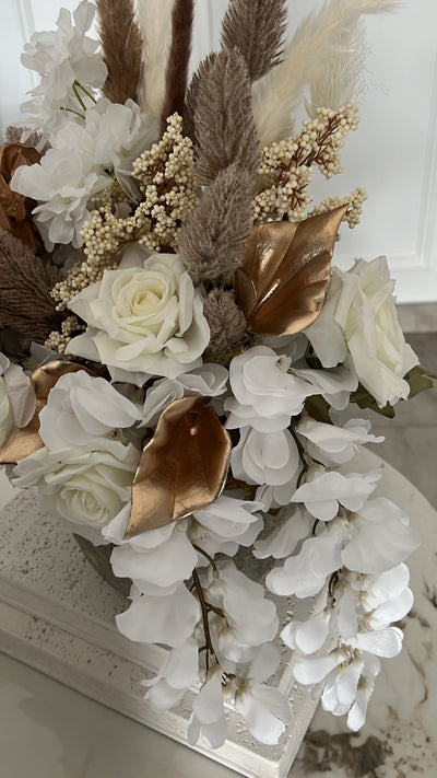 Honeydew Floral Arrangement - Luscious Homewares