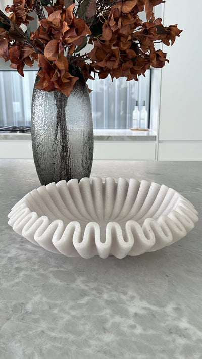 Ripple white marble decorative / fruit bowl