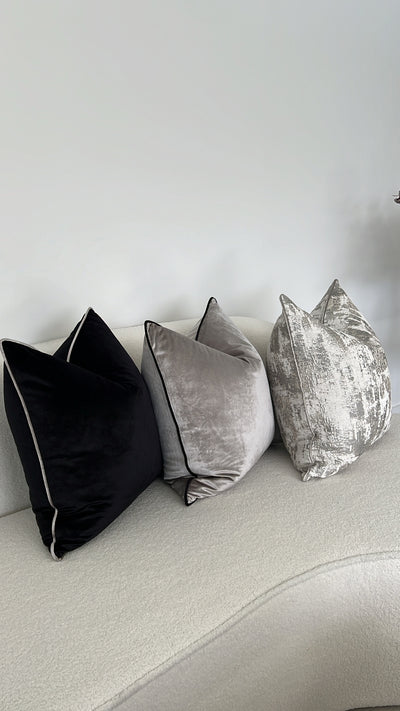 Cirrus silver cushion