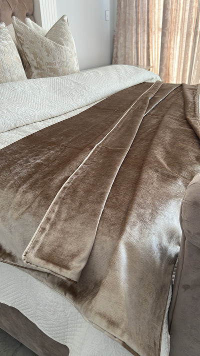 De luxe latte throw 140x220cm - Luscious Homewares