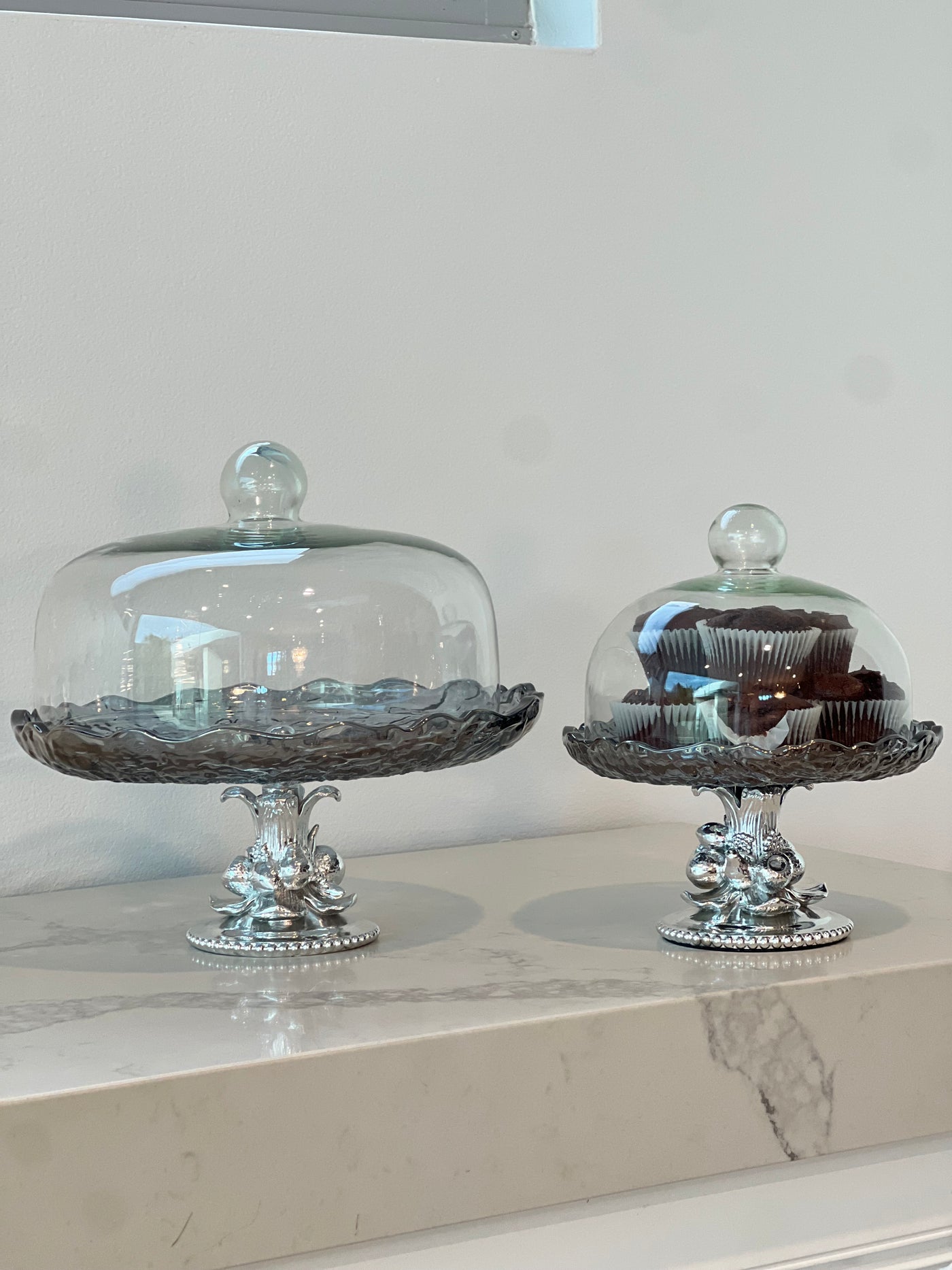 Yissra silver serving cake + dome - Luscious Homewares