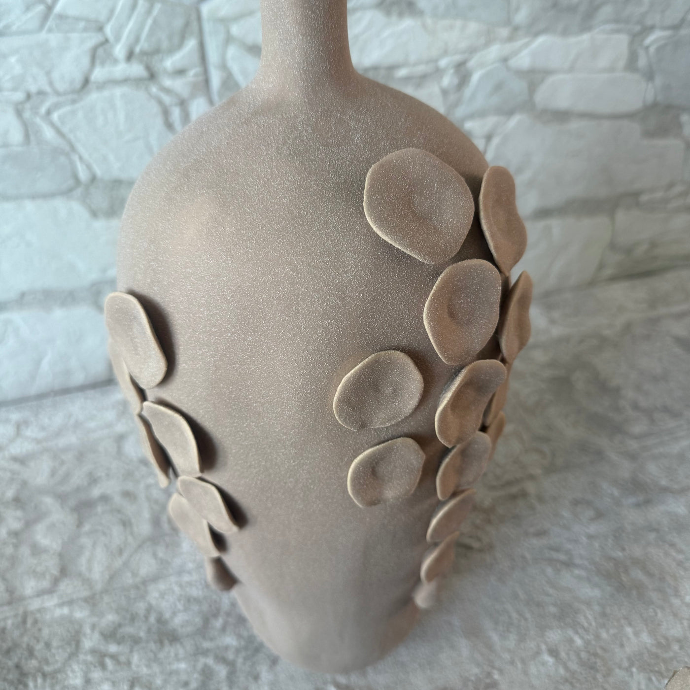 AMPHORA collection Olphe Sculptured pottery vase matt neutral