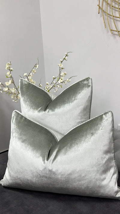 De-luxe sage velvet cushion