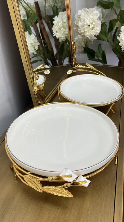 Tulip round gold and white serving platter