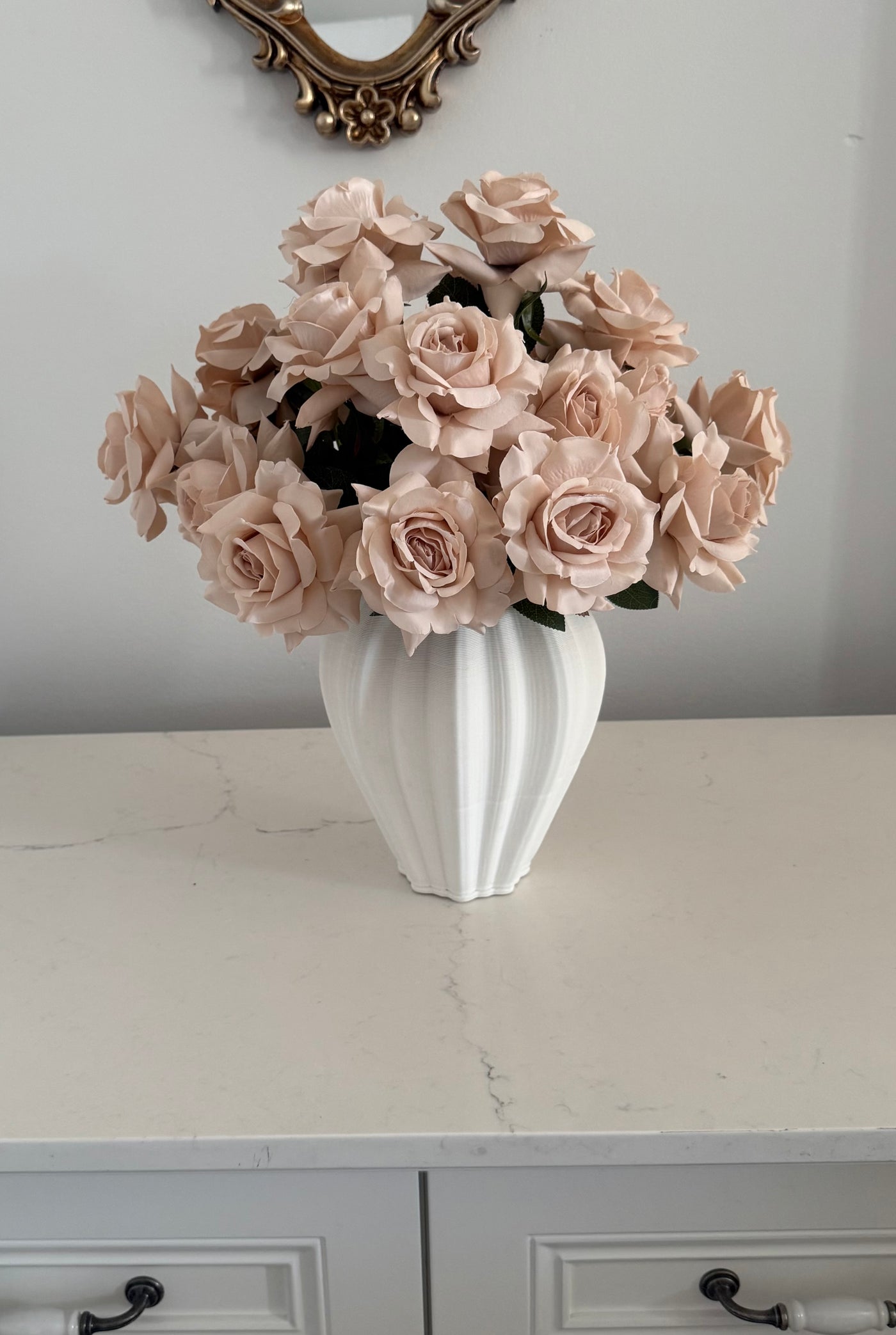 20 Roses + ribbed 3d print vase - Luscious Homewares