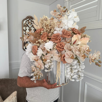 Swan 🦢 flower Arrangement - Luscious Homewares