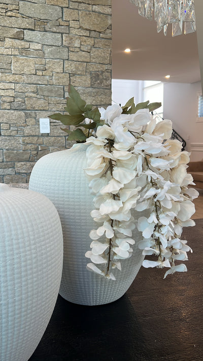 Wisteria artificial stem                                 Available in 3 colours