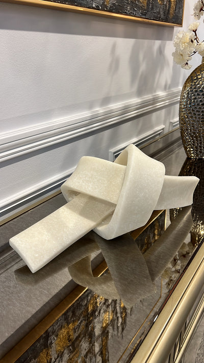 Link Resin Quartz sculpture stand - Luscious Homewares