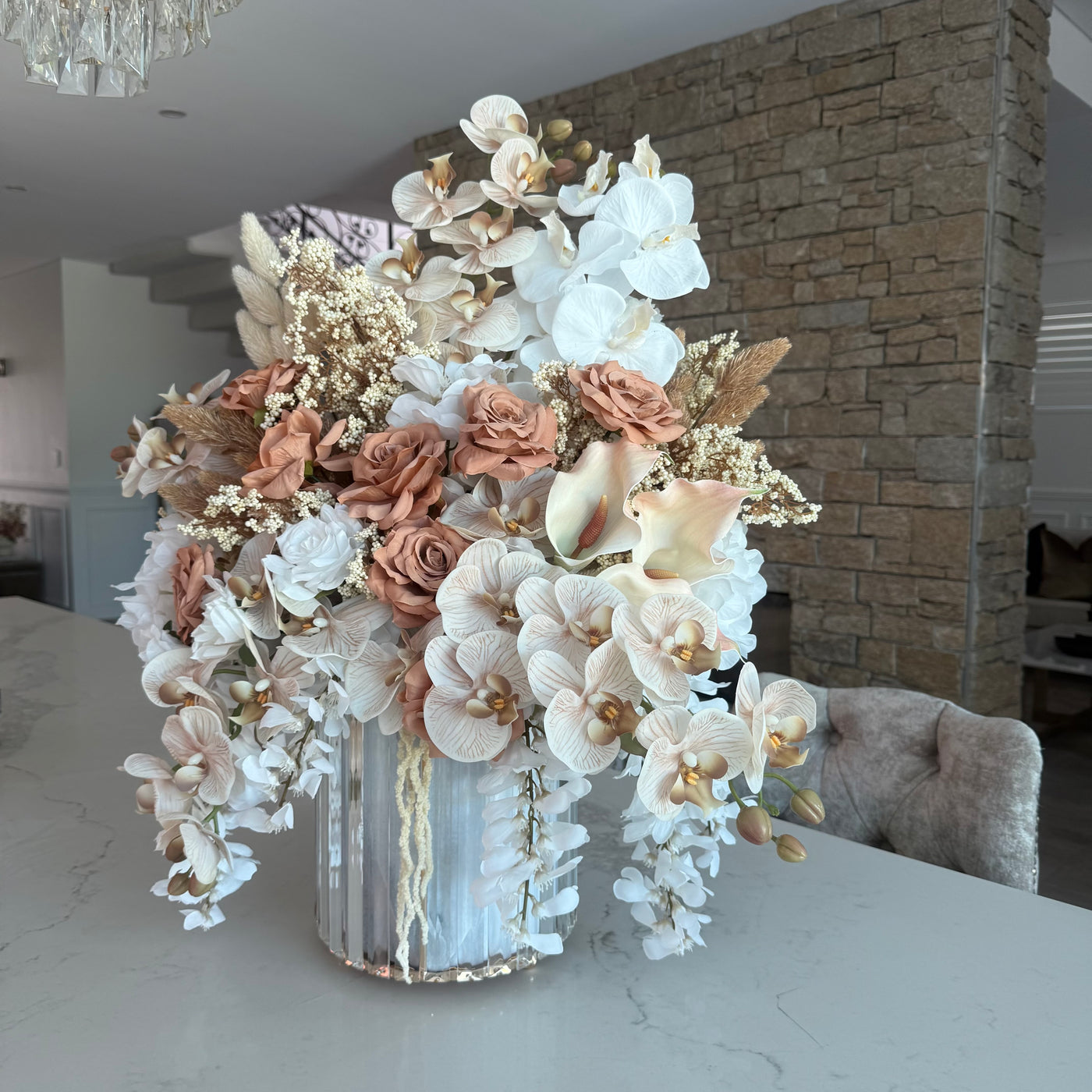 Swan 🦢 flower Arrangement - Luscious Homewares