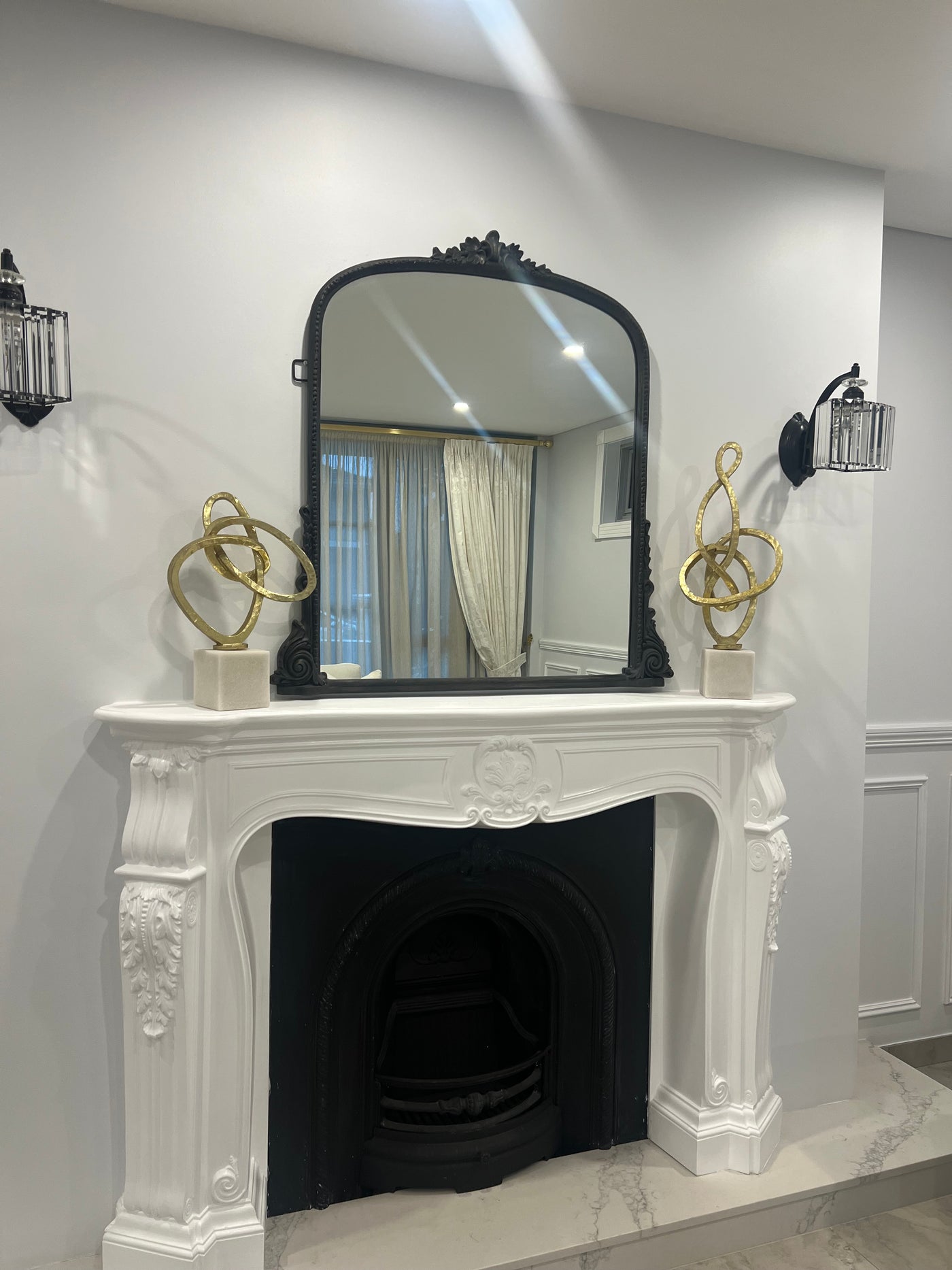 Mirano gold and white sculpture