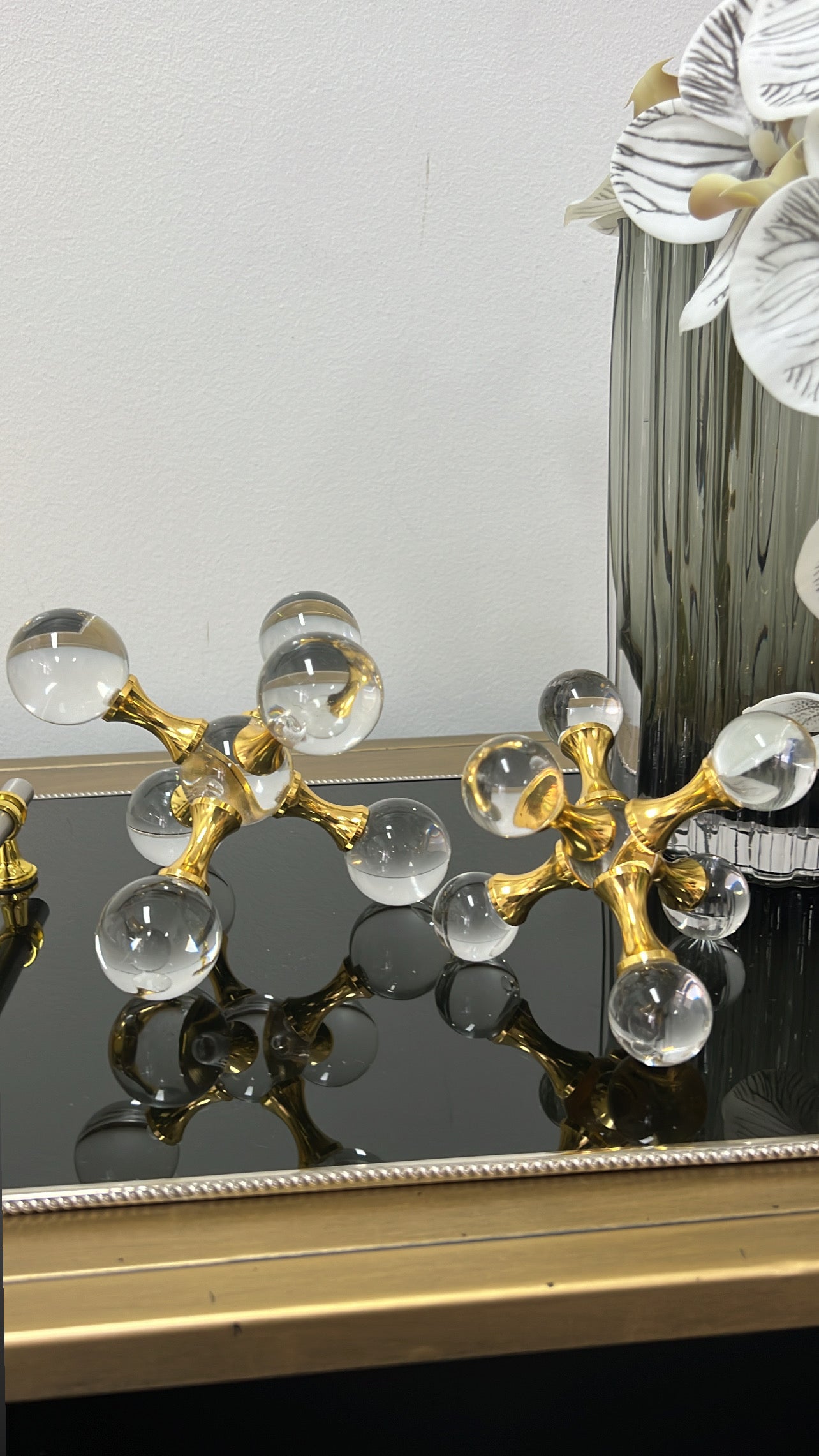 Molecular crystal ball ornament