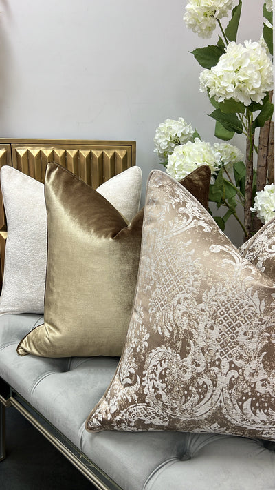 De-luxe brass velvet cushion