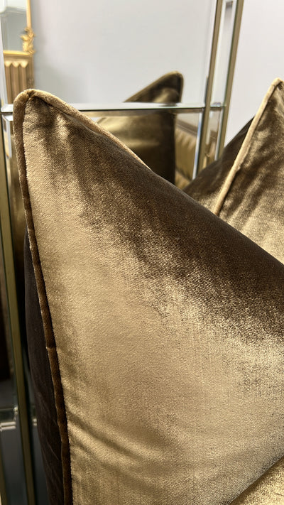 De-luxe bronze velvet cushion