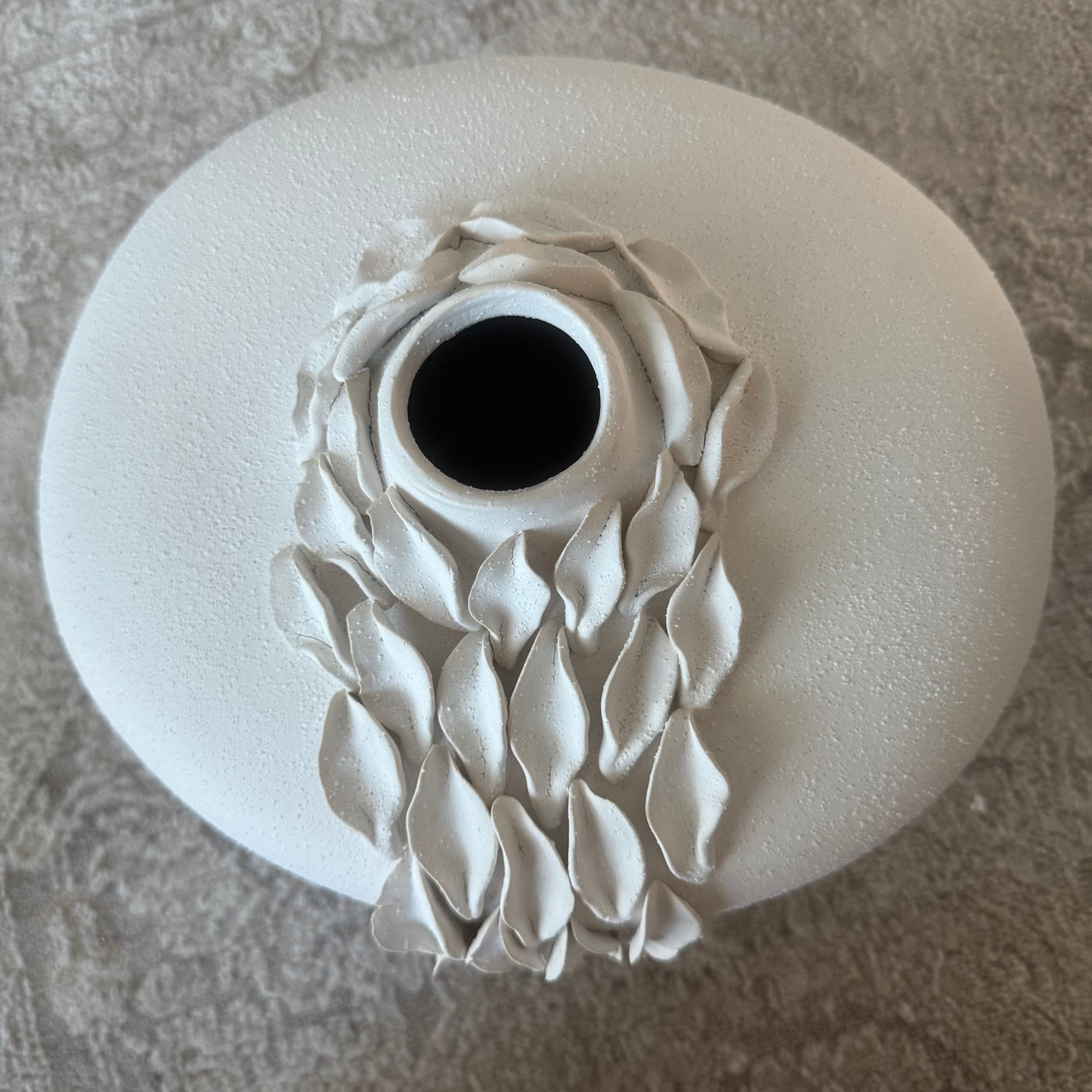 AMPHORA collection Hydria Sculptured pottery vase matt off white