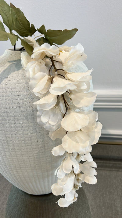 Wisteria artificial stem                                 Available in 3 colours