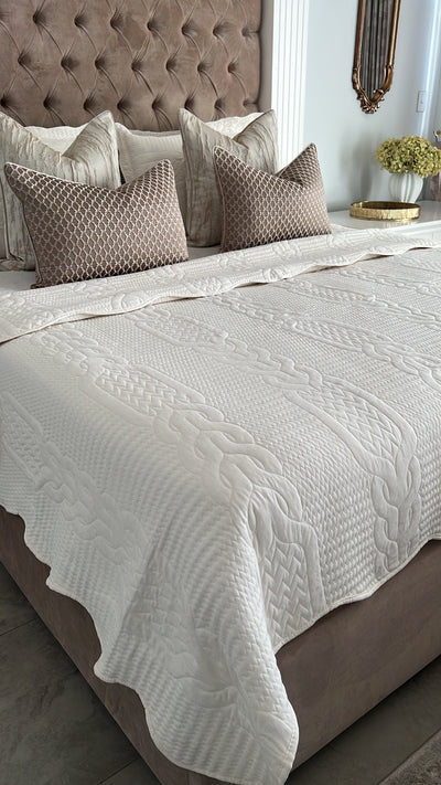 Pleated ivory Coverlet queen / king set 3 pieces - Luscious Homewares