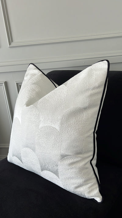 Arch white cushion