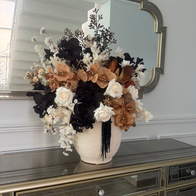 Eliana blooms flower Arrangement