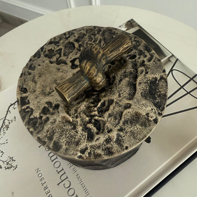 Hammered knot Trinket box - Luscious Homewares