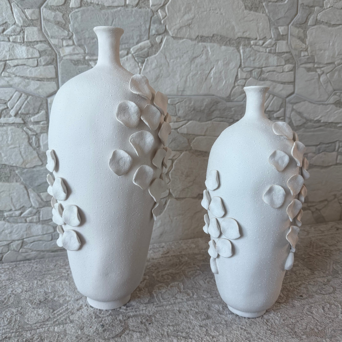 AMPHORA collection Olphe Sculptured pottery vase Matt off white