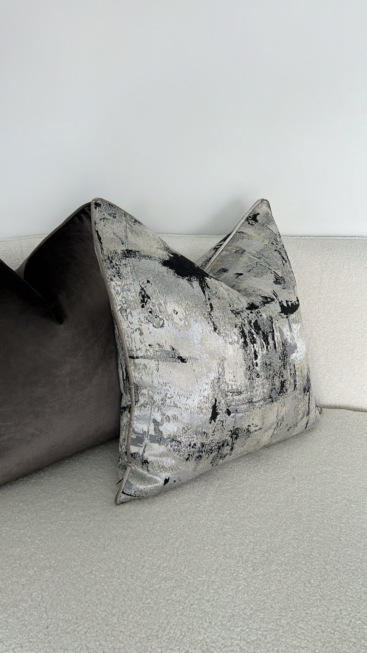 Dolton cushion