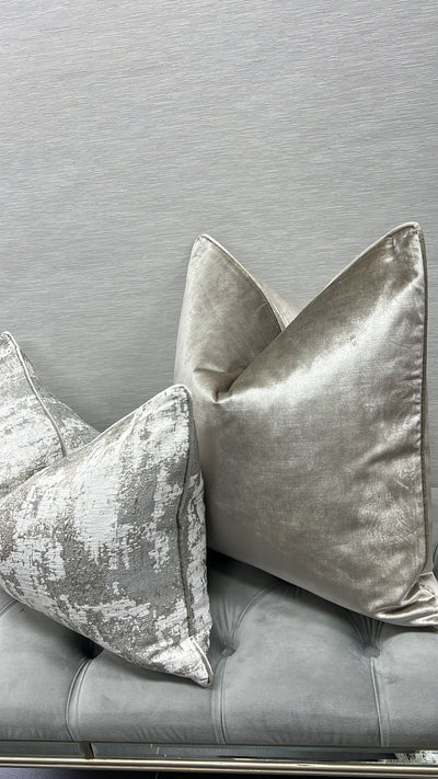 De-luxe ash velvet cushion