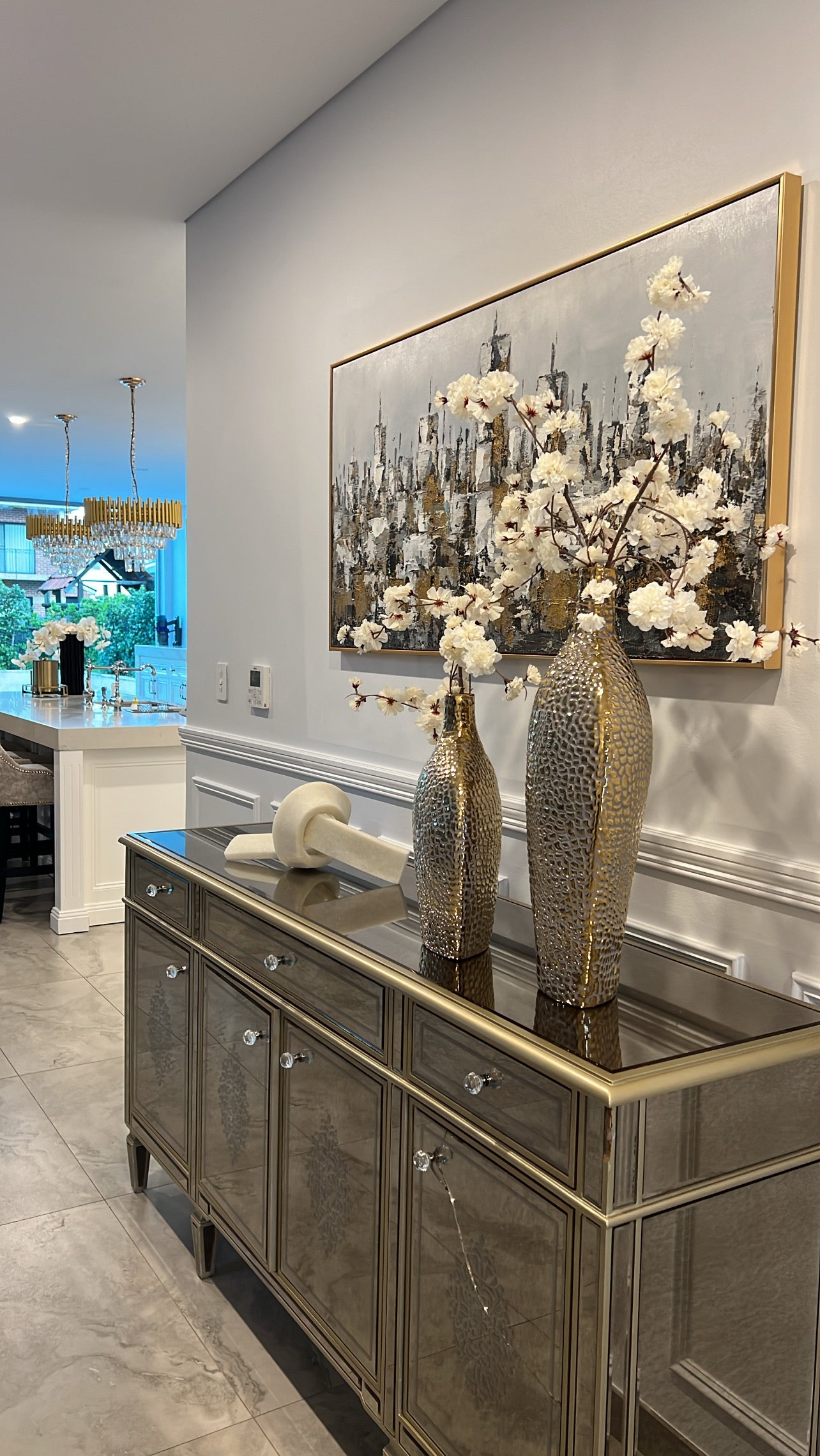Link Resin Quartz sculpture stand - Luscious Homewares
