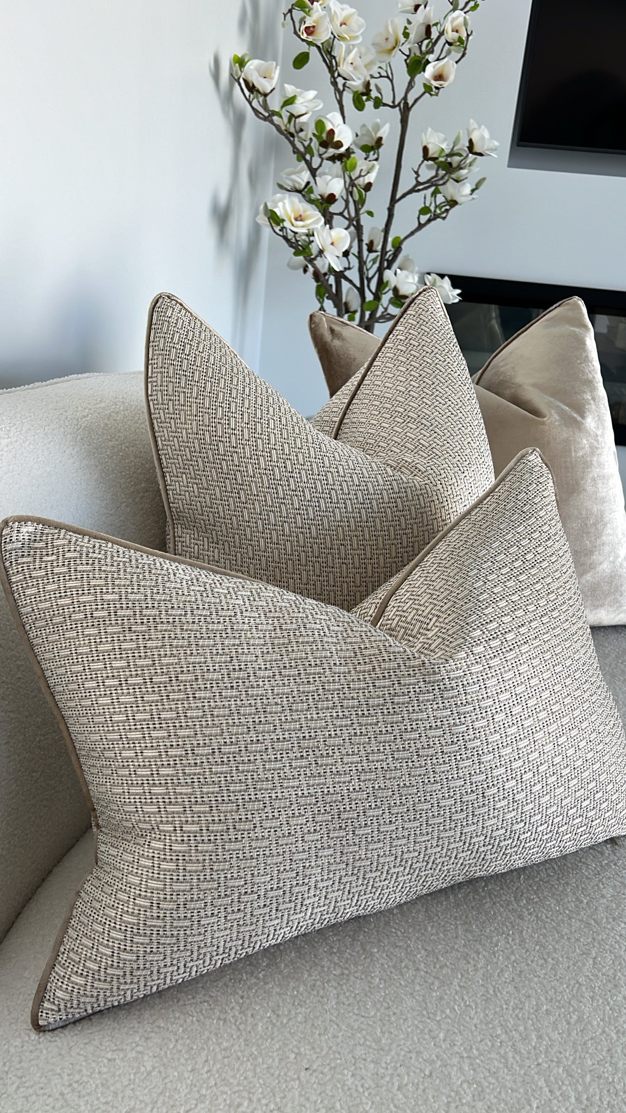 Zell champagne cushion