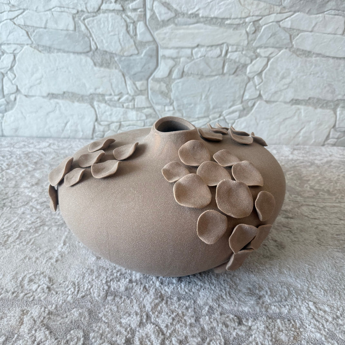 AMPHORA collection Olpe Sculptured pottery vase matt neutral