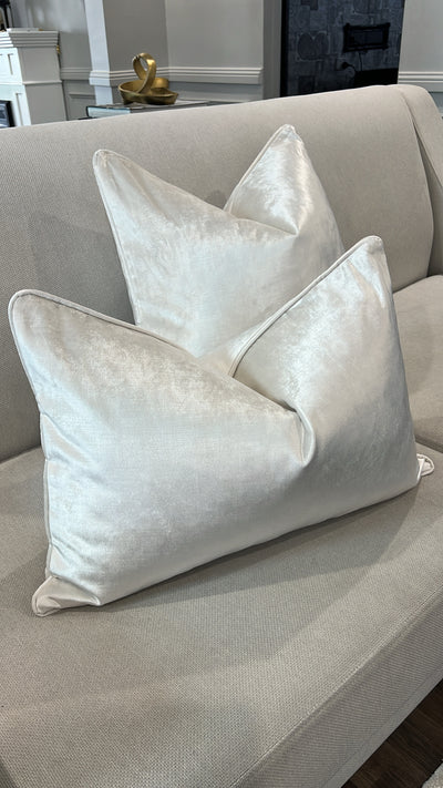 De-luxe pearl velvet cushion