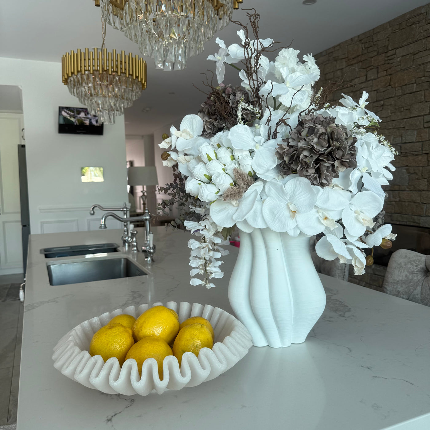 Dove blooms flower Arrangement - Luscious Homewares